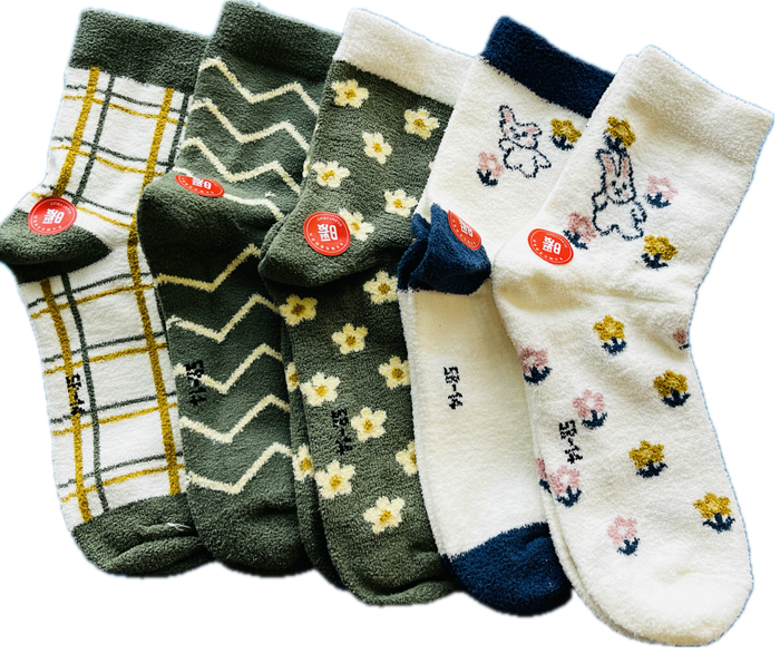 socks-1279 جوراب بوکله نیم ساق زنانه سبز و سفید طرح بابونه و خط چین